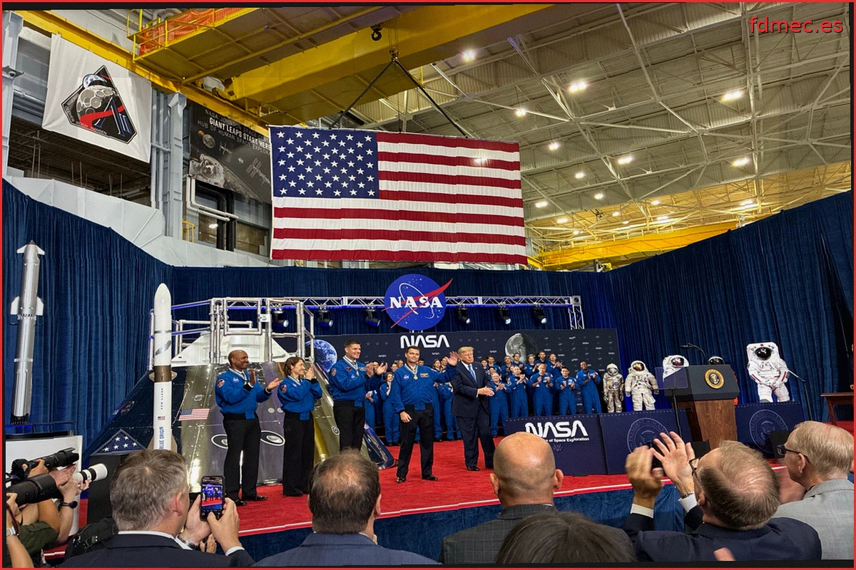 El Presidente honra a la tripulación del Artemis II de la NASA con la Máxima Condecoración Espacial de EE. UU.