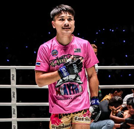 Jaosuayai Mor Krungthepthonburi: El KO Relámpago que Conmueve a ONE Championship